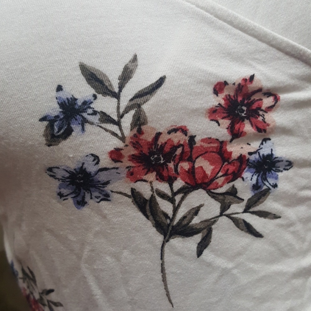Romper White Floral Wrap Front - Picture 2 of 3